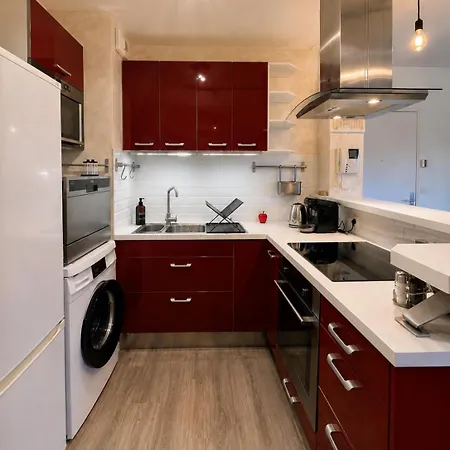 Elegant T2 - Metro D - Balcon - Lyon Apartment *